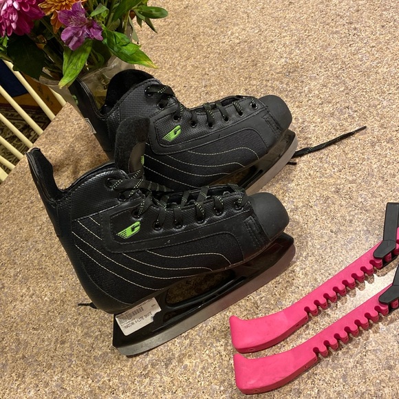 Canadian X-Lite Other - Canadian X-Lite Ice Skates JR7 Junior Size 7 Hockey *Skates Only-No Skate Guards
